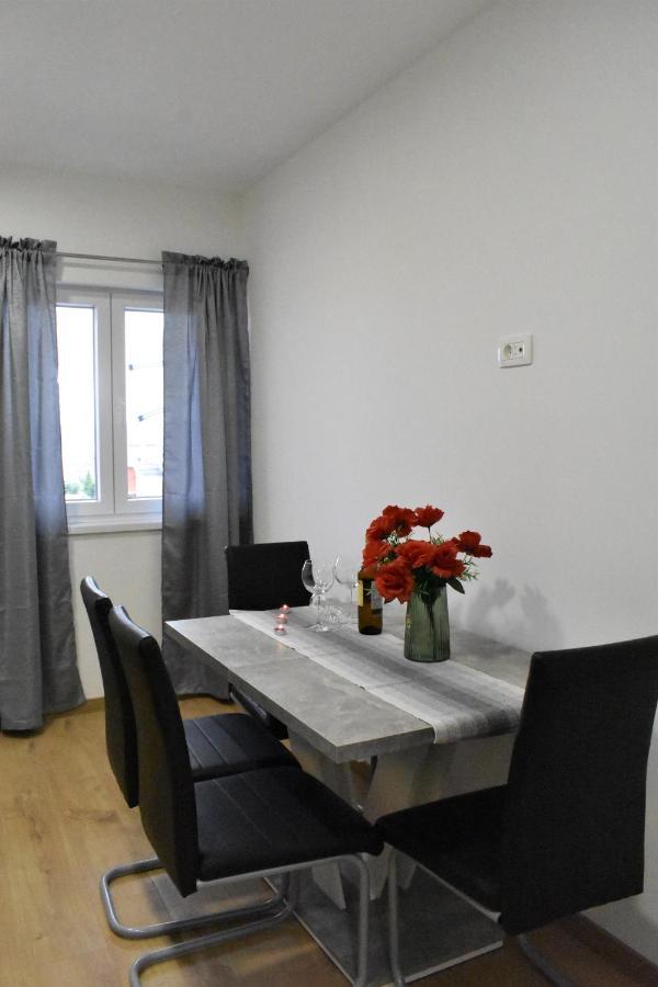 Apartmani Skorpion Kastela Bagian luar foto